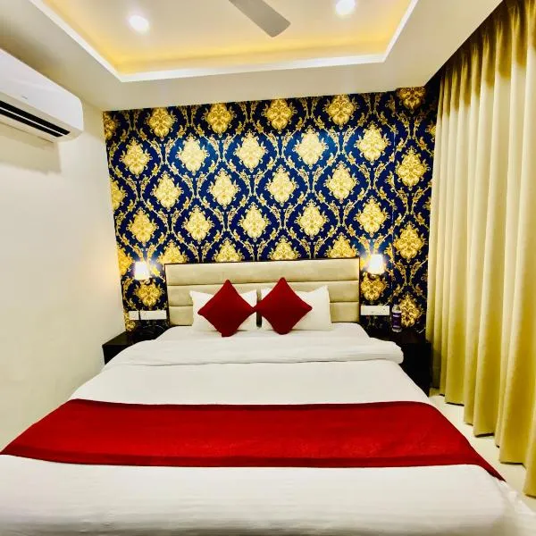 Blueberry Hotel zirakpur-A Family hotel with spacious and hygenic rooms，位于Rāipur的酒店