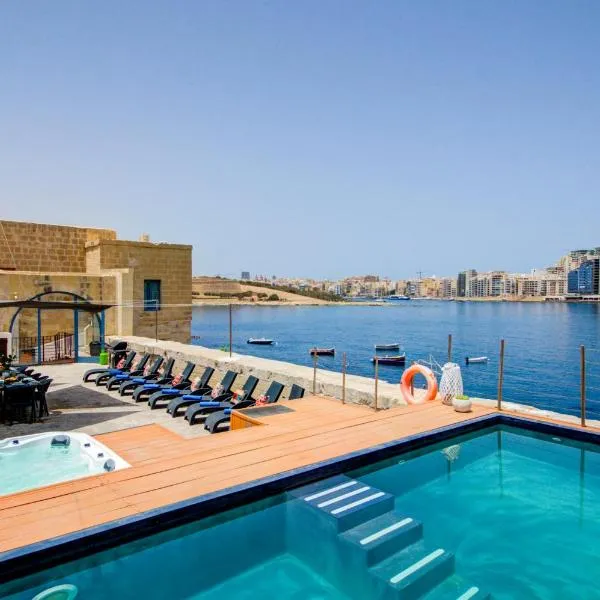 Valletta Waterfront Villa with Pool and Jacuzzi，位于瓦莱塔的酒店