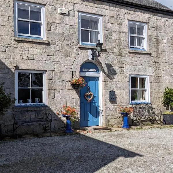 Britannia House Vintage B&B Cornwall，位于赫尔斯顿的酒店