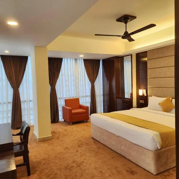 White Park Hotel & Suites，位于Rāmpur的酒店