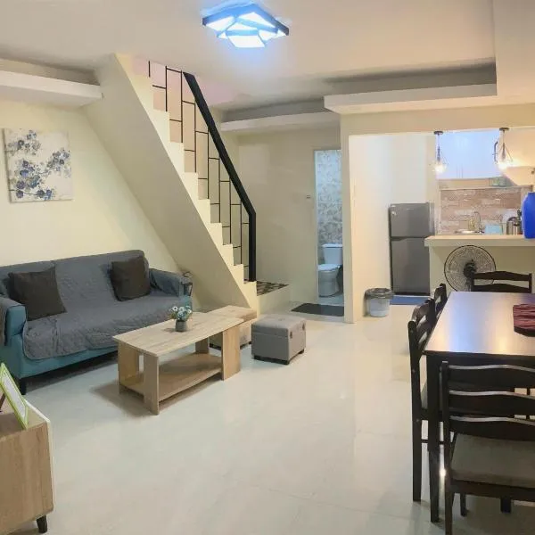 2 Bedroom townhouse in Bacolod City，位于巴科洛德的酒店