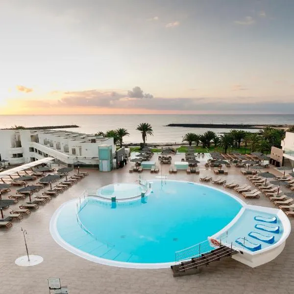 HD海滩度假酒店，位于科斯塔特吉塞的酒店
