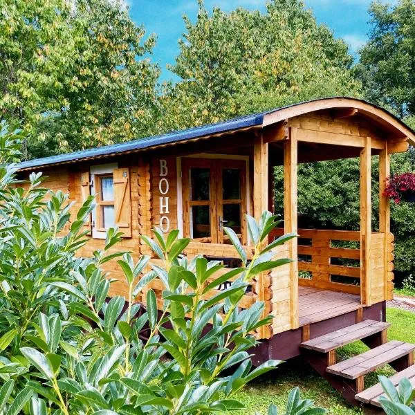 Little Wood Lodges Insolites - Adults Only，位于Bailly-aux-Forges的酒店