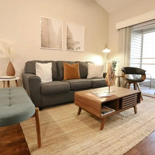 The Nomad at Gables - King Bed , Pool , Garage，位于盖恩斯维尔的酒店