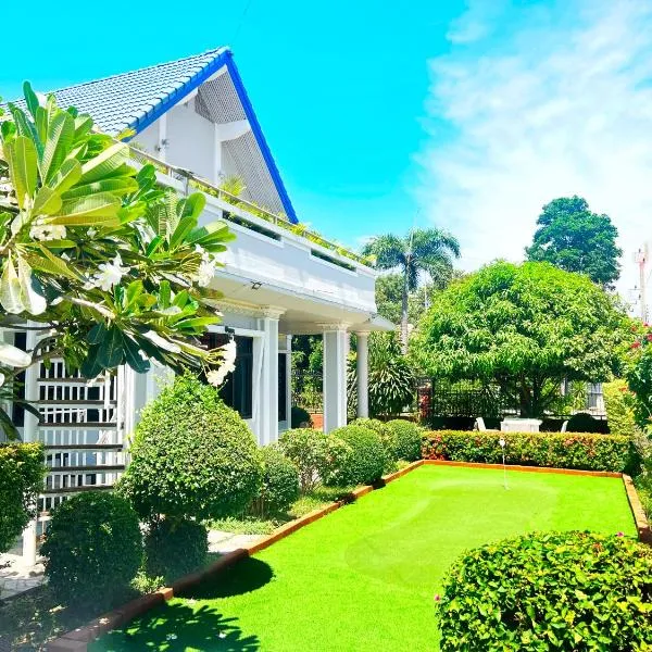 #Heritage Villa in Pattaya with Mini Golf, Massive Swimming Pool, Pet- Friendly，位于班怀雅的酒店