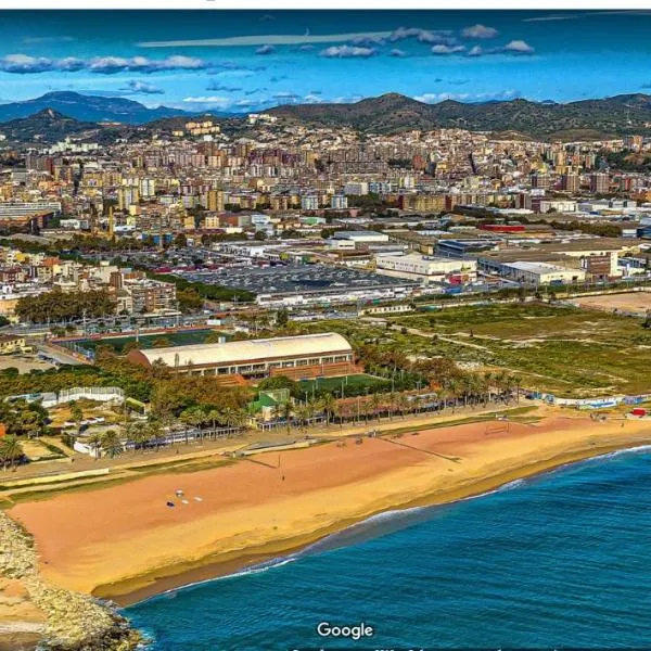 Playa Sant Adrià de Besos，位于圣阿德里安-德贝索斯的酒店