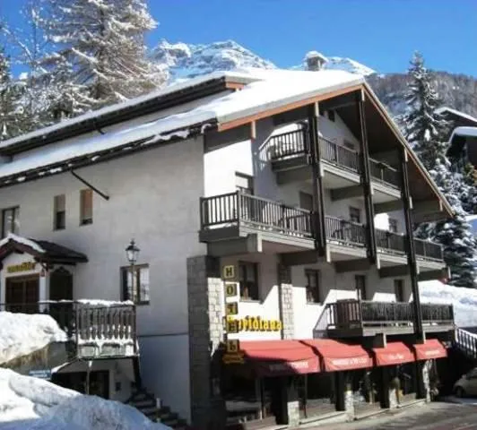 穆布雷伊莫里迪娜酒店,位于瓦托内切的酒店
