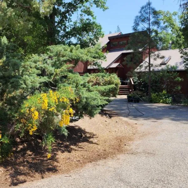 Yosemite Mountain Retreat，位于奥克赫斯特的酒店