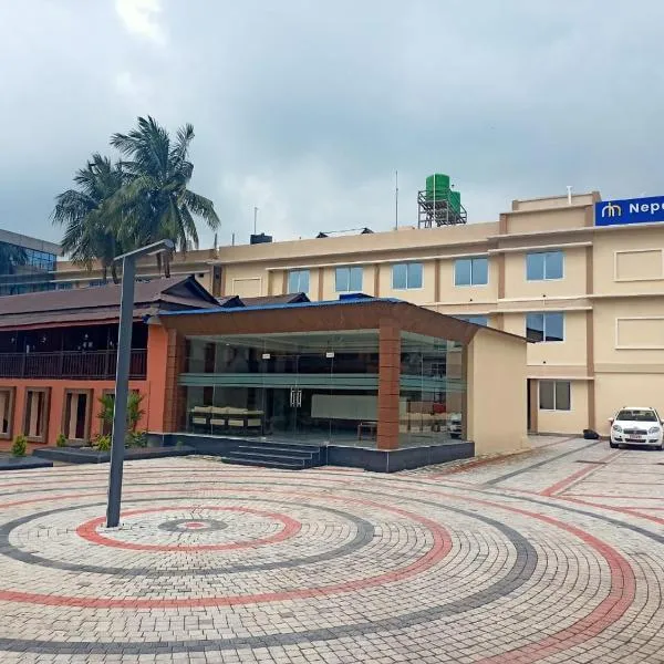 Nepalirika Hotel Damak，位于Colonelbāri的酒店