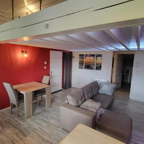 Gite moderne et calme，位于Moncel-sur-Seille的酒店