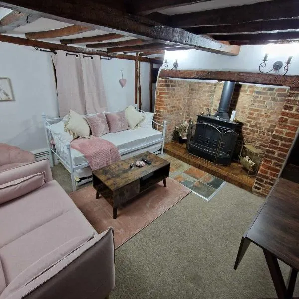 Two Bedroom Grade ll Cottage At AZ Luxury Stays Honey Horsefield With WiFi And Free Parking，位于亨登的酒店