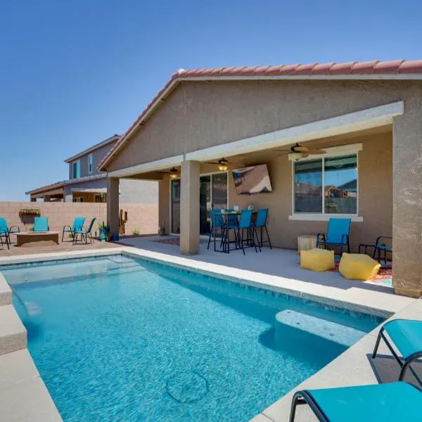 Lovely Tucson Home with Private Pool and Fire Pit!，位于土桑的酒店