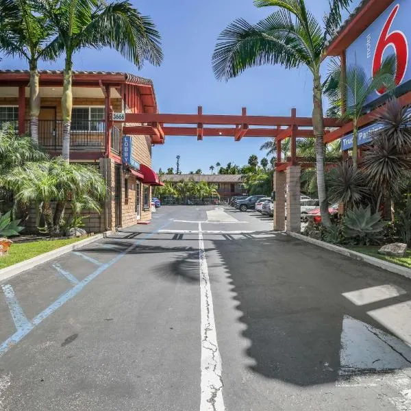 Motel 6 Carlsbad, Ca- North，位于卡尔斯巴德的酒店