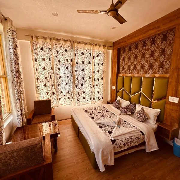Hotel Gulmarg Residency, Kunzer Gulmarg，位于Takia Batpur的酒店