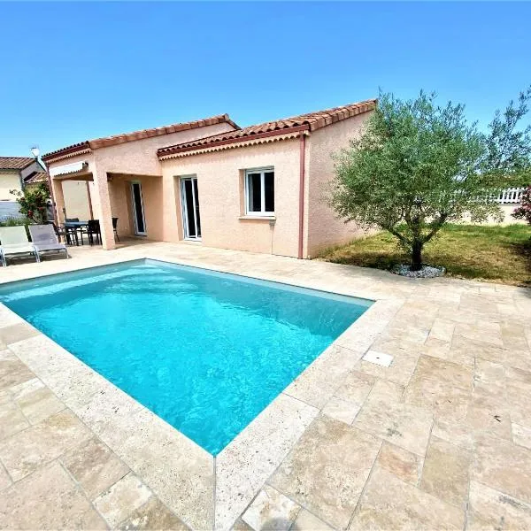 GITE CESAR 6p, 3ch, piscine privée, terrain privé clos, terrain de pétanque，位于瓦隆蓬达克的酒店