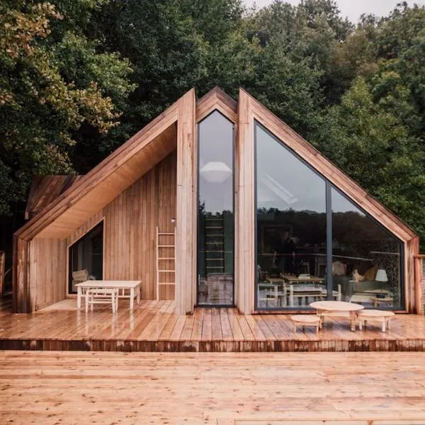 Casa Friendly avec sa piscine chauffée …，位于Les Croix Chemins的酒店