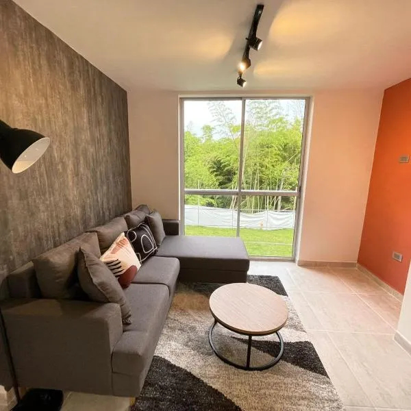 C105- Lindo y amplio apartamentos en Circasia，位于锡卡西亚的酒店
