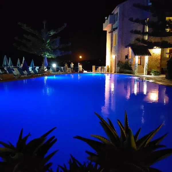 Hotel La Playa Blanca，位于圣斯特凡诺迪卡马斯特拉的酒店