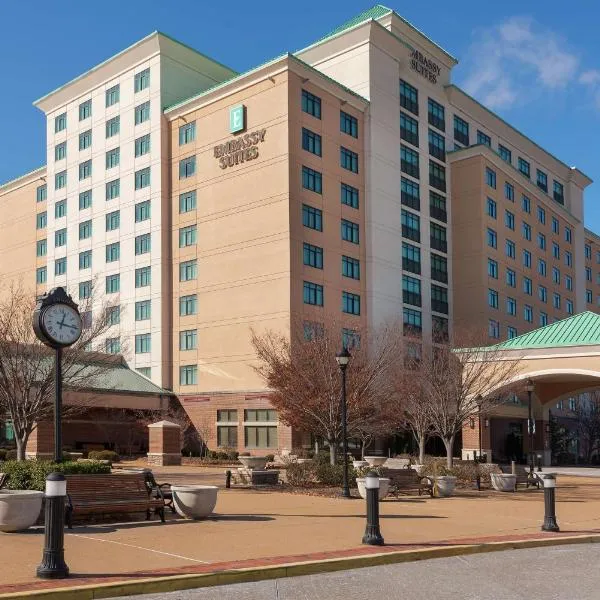 Embassy Suites by Hilton Saint Louis Saint Charles，位于圣查尔斯的酒店