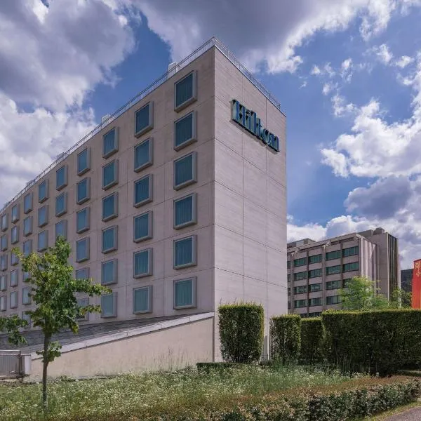 Hilton Geneva Hotel and Conference Centre，位于Mies的酒店