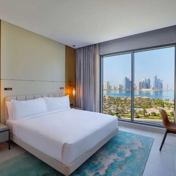 DoubleTree by Hilton Sharjah Waterfront Hotel And Residences，位于沙迦的酒店