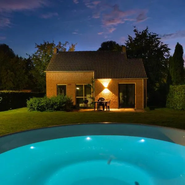 6P Vrijstaand Huis met royale tuin en Hottub，位于Ewijk的酒店