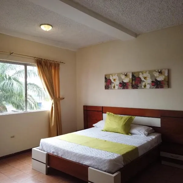 Hotel Ebenezer，位于圣多明各德洛斯科罗拉多斯的酒店