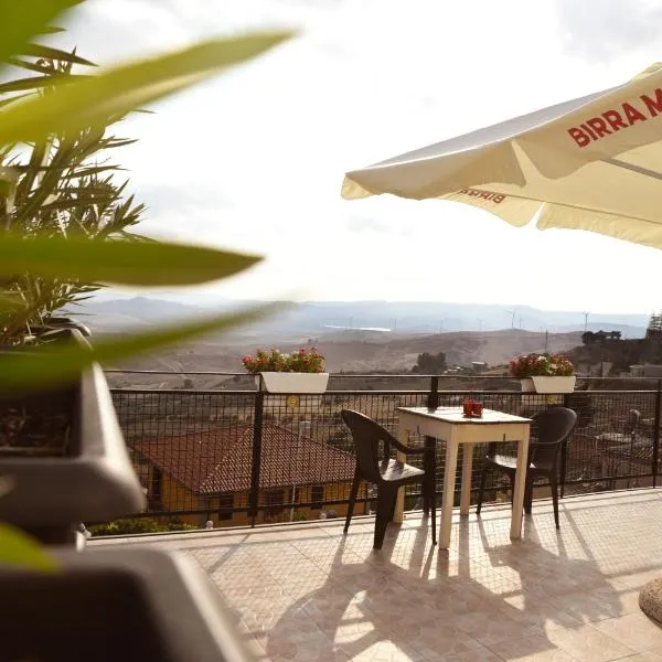 BELVEDERE Appartamento per vacanze，位于Castel di Iudica的酒店