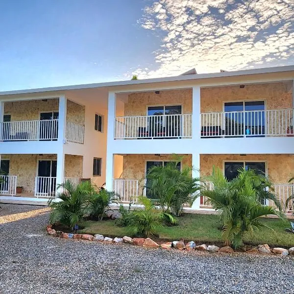 Bella Villa Roomy apartment at 5 min walk to the beach，位于拉斯加勒拉斯的酒店