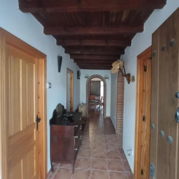 Casa rural Labrador a 9k de Monfragüe，位于托雷洪厄尔卢比奥的酒店