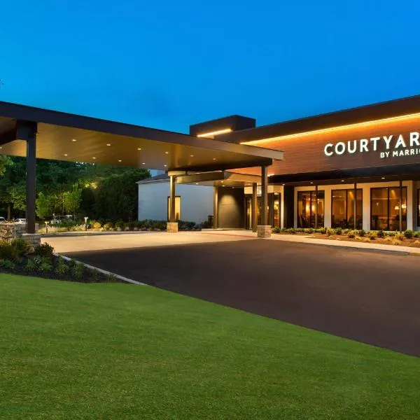 Courtyard by Marriott Lincroft Red Bank，位于Atlantic Highlands的酒店