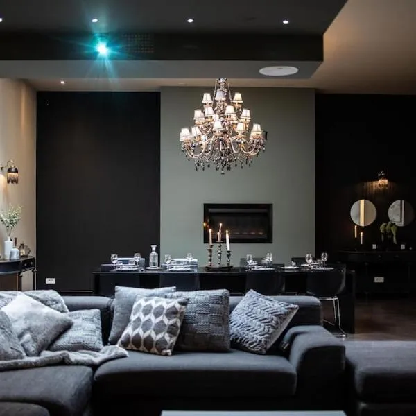 SWIMCASALILLE Loft piscine intérieure 10 mn gares，位于拉马德莱娜的酒店