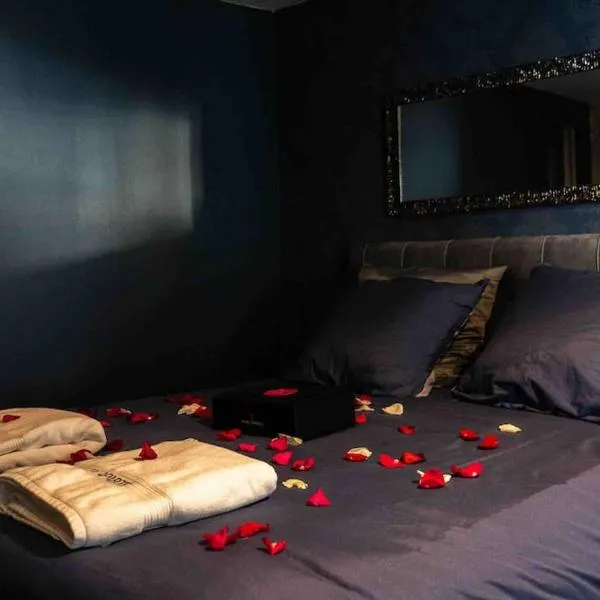 Loveroom En Aparté Caen，位于凯恩的酒店