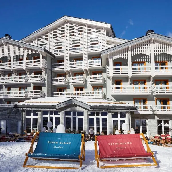 Ecrin Blanc Resort Courchevel，位于Feissons-sur-Salins的酒店