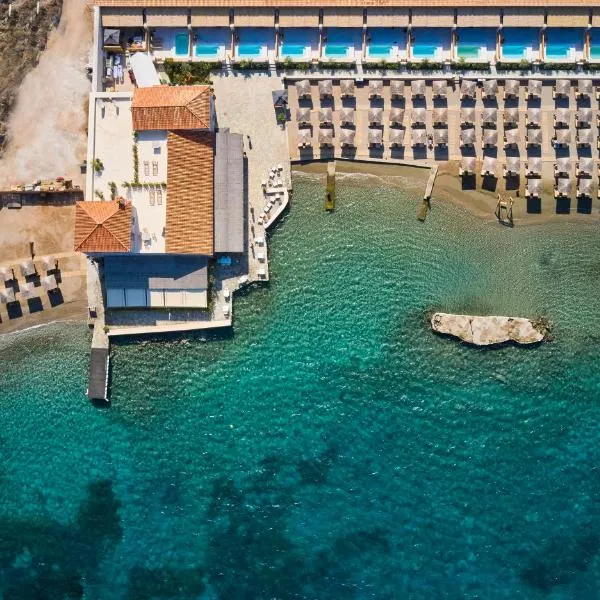 Mandraki Beach Resort，位于Áyios Pétros的酒店