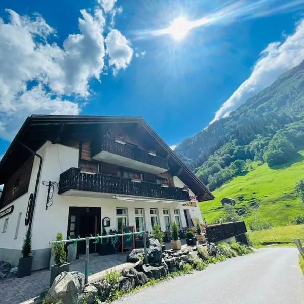 Sternen B&B & Ristorante，位于埃尔姆的酒店