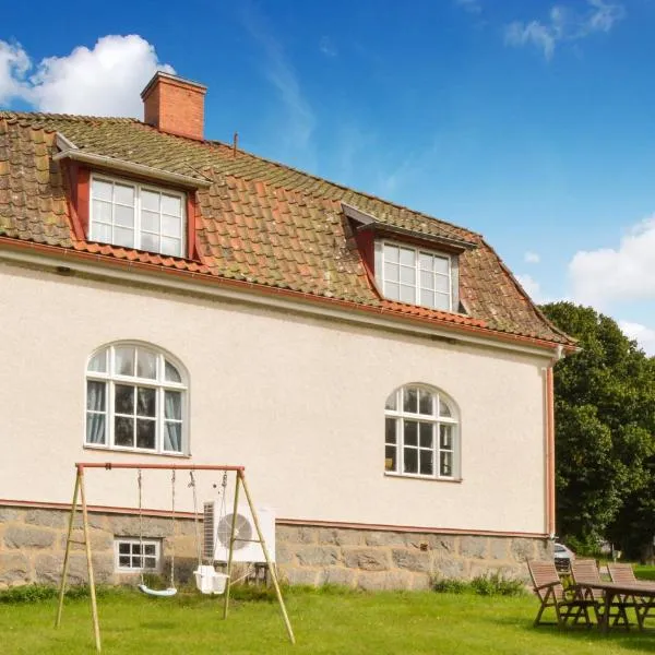 Gorgeous Home In Finspång With Wifi，位于Finspång的酒店