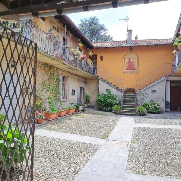 Gabbinoholidayhome Appartamento in suggestiva corte，位于科莫的酒店