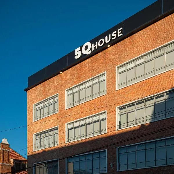 5Q House Quinta Camacho，位于波哥大的酒店