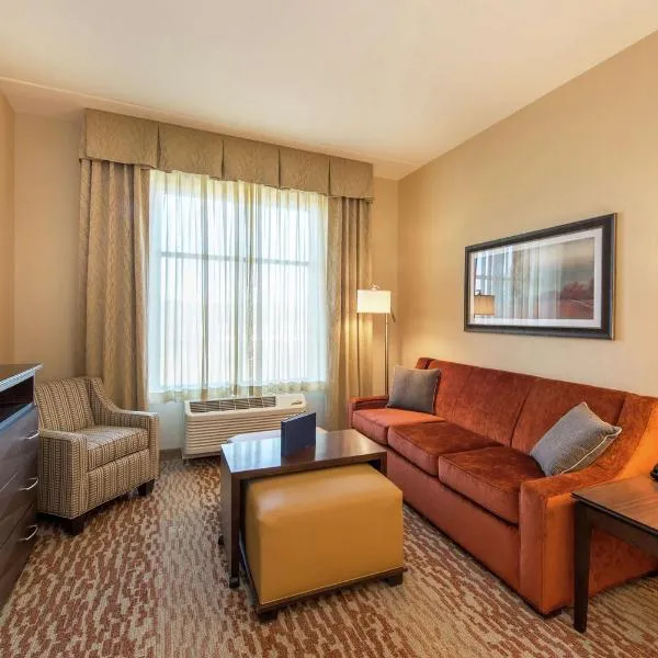Homewood Suites by Hilton Boston Marlborough，位于Clinton的酒店