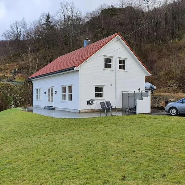 Moderne hus med 5 soverom og 2 bad på Hidra，位于Hidra的酒店