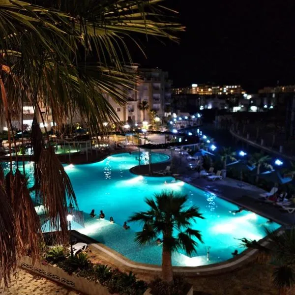 Super appartement avec 5 piscines en résidence，位于莫纳斯提尔的酒店