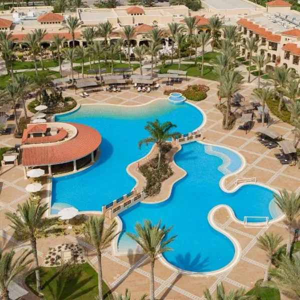 Jaz Almaza Beach Resort, Almaza Bay，位于Zāwiyat ‘Āʼilat Nūḩ的酒店