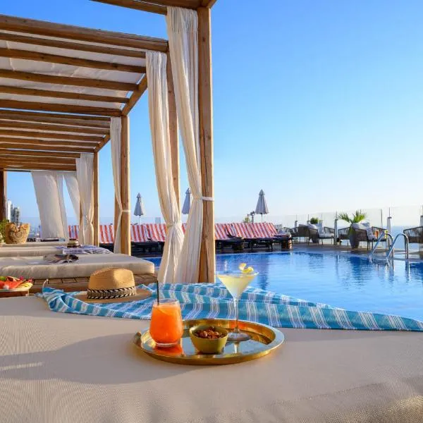 卡尔顿特拉维夫酒店 - 海滩豪华型，位于Ramat HaSharon的酒店