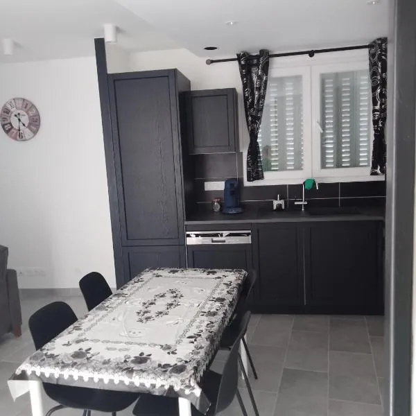 appartement T2 neuf et design，位于佩里纳特·莱斯·萨尔列夫的酒店
