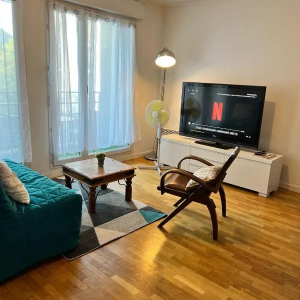 appartement 2 pièces 5min gare val d'Europe parking inclus，位于蒙泰夫兰的酒店