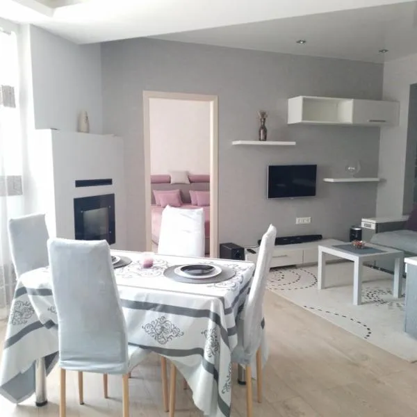 Apartament Panoramic ALBA IULIA，位于基希讷乌的酒店