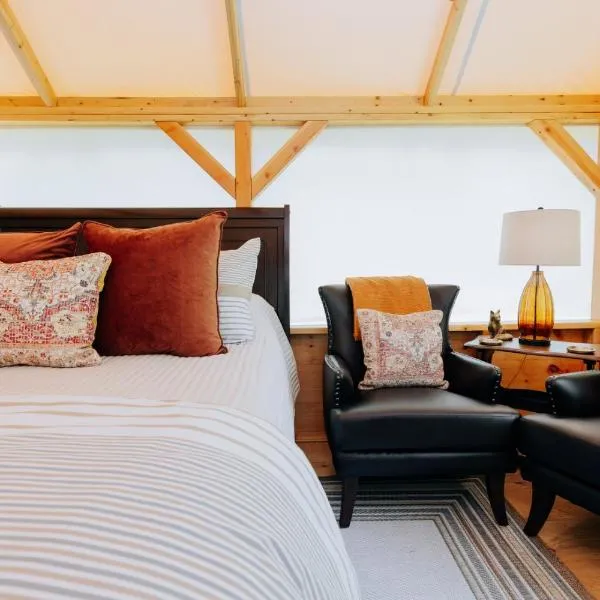 Battenkill Glamping Resort，位于Cambridge的酒店