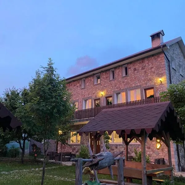 Guesthouse Makry，位于Pukë的酒店