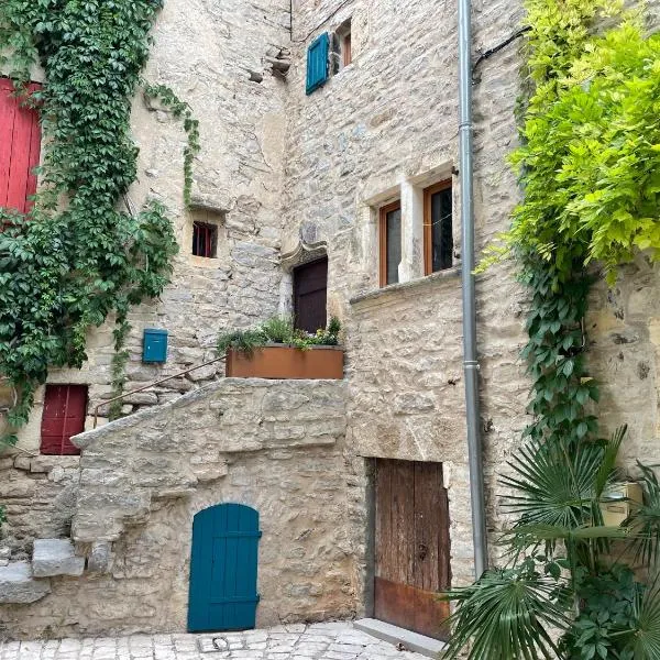 Le Repaire du Pic, gîte de charme 3 étoiles，位于Notre-Dame-de-Londres的酒店